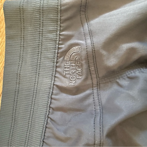 The North Face Women's Black Cropped Pants - Picture 4 of 5